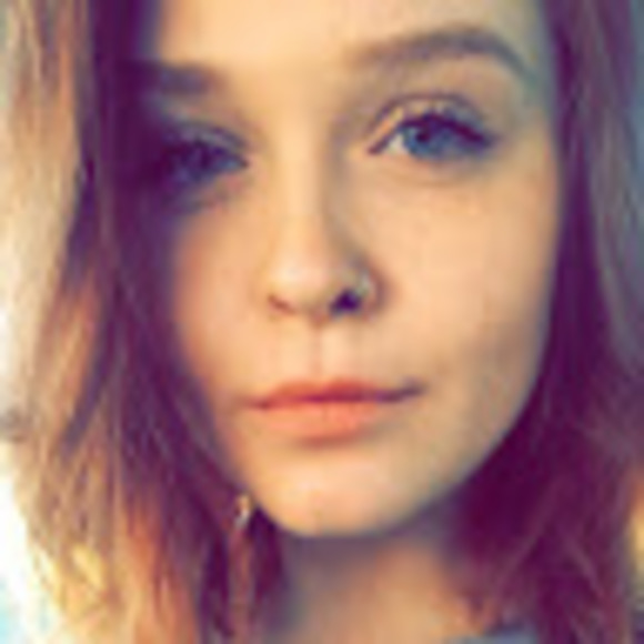 Meet your Posher, Kayla - Picture 1 of 1